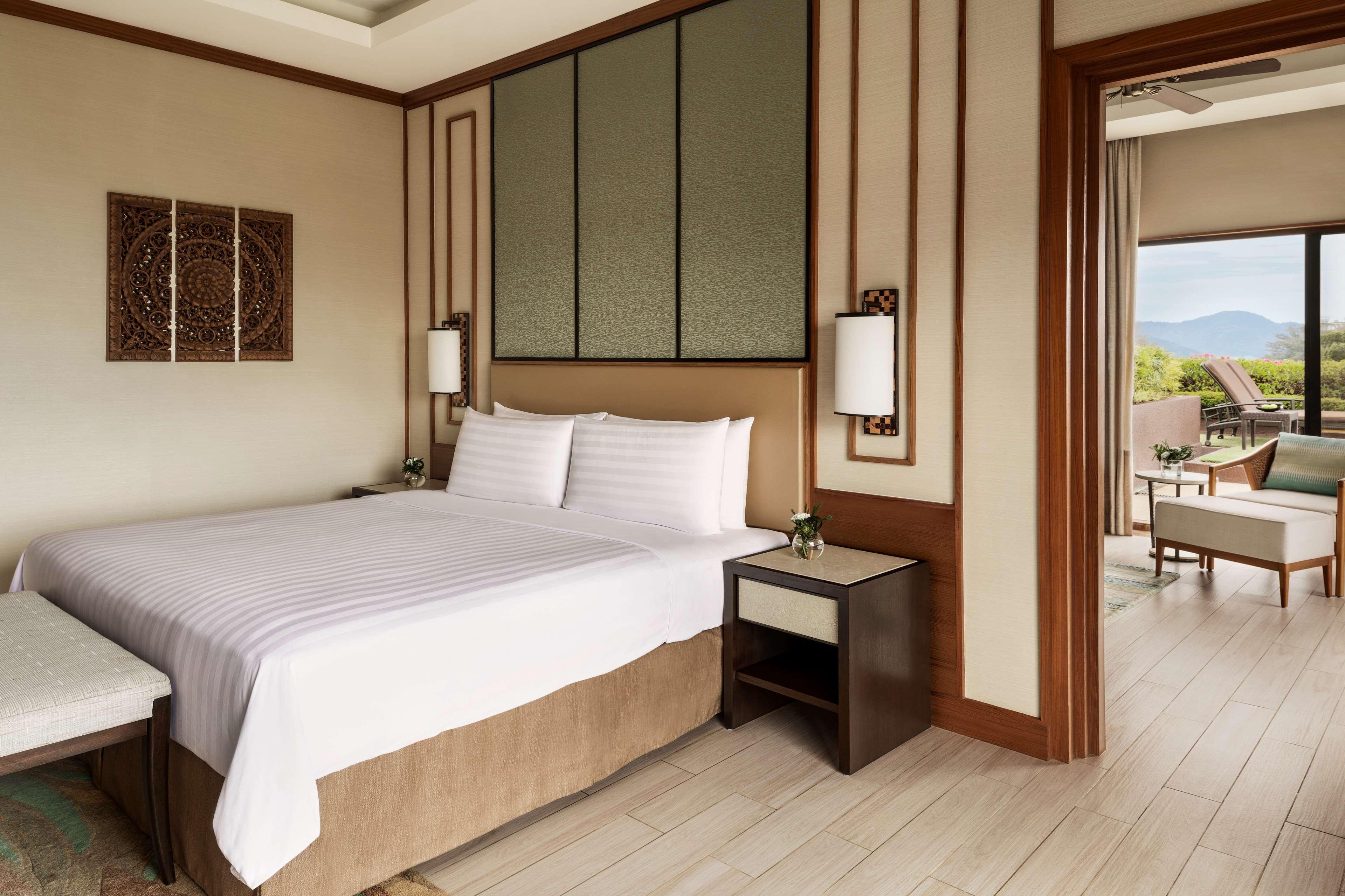 Shangri-La Rasa Sayang, Penang Batu Ferringhi Eksteriør bilde A bedroom at the hotel