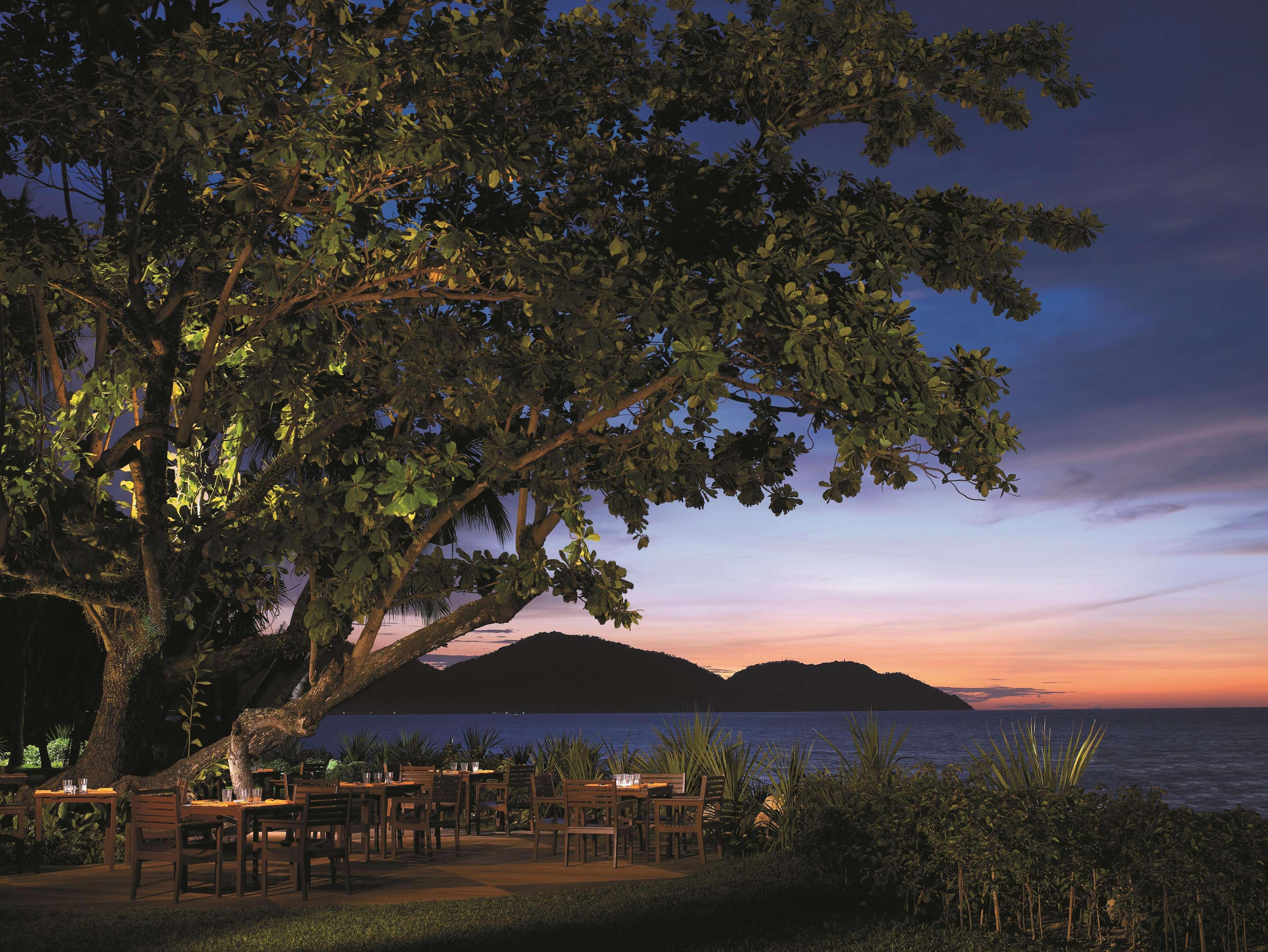 Shangri-La Rasa Sayang, Penang Batu Ferringhi Eksteriør bilde View of the resort