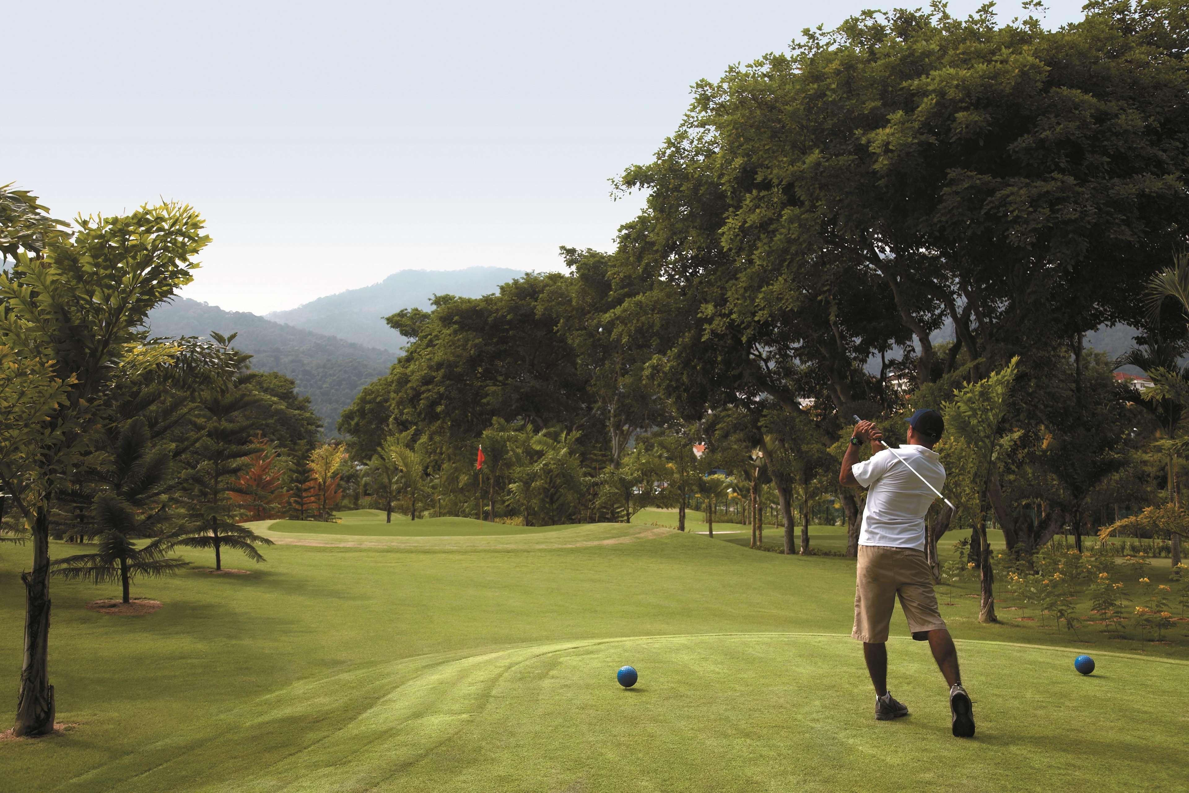 Shangri-La Rasa Sayang, Penang Batu Ferringhi Eksteriør bilde Golf course at the Royal Lake Club